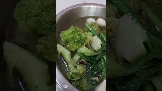 接近100%蔬菜火鍋.hotpot. vegetable mostly。