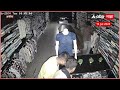 akola shop robbery cctv शटर तोडून आत शिरले..पैशांसहकपडे चोरले घटना cctvत कैद