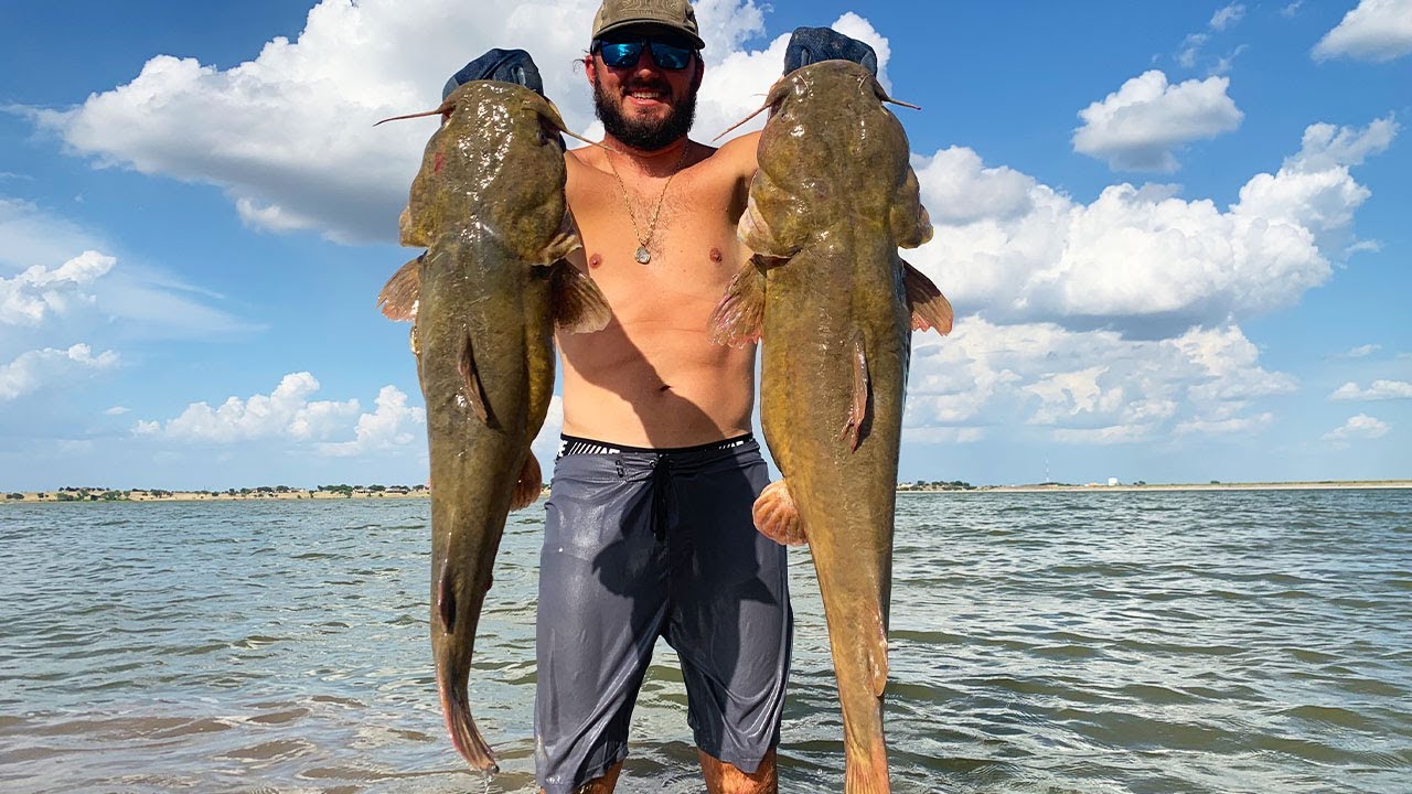 Catfish NOODLING In Texas {Catch Clean Cook} MulletMan - YouTube