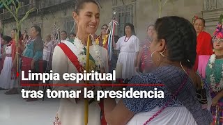 Claudia Sheinbaum recibe ritual de limpia por parte de las guías espirituales en el Zócalo