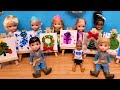 Kids Christmas painting fun ! Elsa & Anna toddlers - Barbie dolls