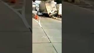 laka truck kontainer di pintu tol#shorts #videoshorts#viralvideo