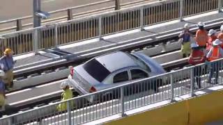 Car gets stuck on Gold Coast tram bridge