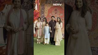 Shah Rukh Khan And Family's Grand Entry At Ambanis' Ganesh Chaturthi