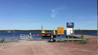 Waiting for the Ferry to Arrive on Högsåra / Visit Bengtskär Liighthouse