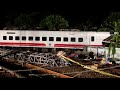 Taiwan train derails, killing dozens