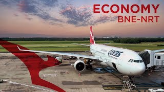 Qantas Economy Class | Airbus A330-300 (BNE - NRT)