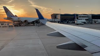 United Airlines 737-800 Gorgeous Dusk Takeoff from Houston Intercontinental Airport!