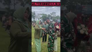 KEBANGGAAN ORANG TUA SAAT ANAKNYA DI LANTIK JADI SERSAN DUA TNI AD