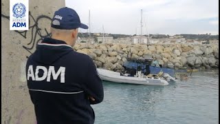 Catanzaro Lido: operazioni di rimozione di un’imbarcazione usata per l’immigrazione irregolare