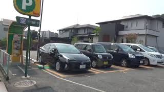 允恭天皇陵古墳(市野山古墳)　いんぎょうてんのう　土師ノ里駅の交差点を渡り　右方向に　セブンイレブン手前を　左折突き当たりに　看板があります。左回りで行くと　礼拝所に行くことが　できます。