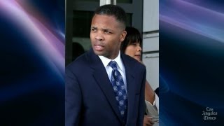 Headline: Ex-Rep. Jesse Jackson Jr. gets 2½ years in prison