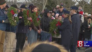 Local family honors grandfather by placing wreaths at veterans cemetery in Middletown