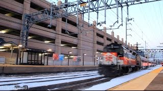 Shore Line East: Train #1640 (P40) \u0026 #1644 (GP40) Passes South Norwalk, CT RR