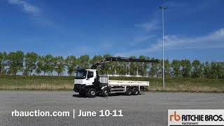 2016 Renault K460 8x4 flatbed truck with 2016 HIAB 288EP-3 HIDUO crane