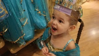 THE ONLY PRINCESS DRESS SHE DOESN'T HAVE.. (TRIP TO THE DISNEY STORE!)