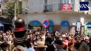 Denuncian la celebración de una fiesta mayor sin distanciamiento ni mascarillas