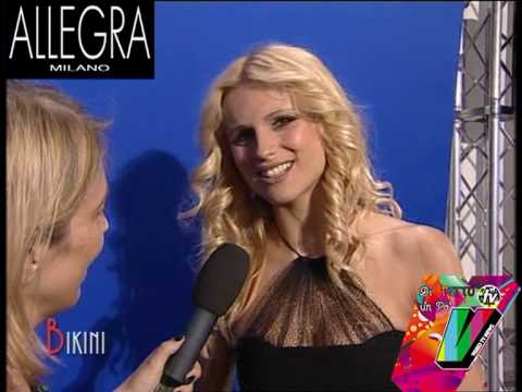 MICHELLE HUNZIKER E IL SUO LATO B - BIKINI - VideoTVnews - YouTube