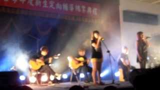 20130904德明吉他社新生動態舞台表演「Rolling in the deep」