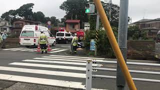 【交通事故】 事故現場で展開している緊急車両達 横浜市消防局 消防車 神奈川県警 警察車両緊急車両