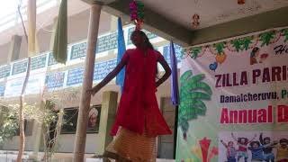 ZPHS DMC... Chudijo khanke dance by a student...