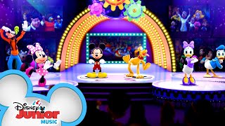 New Hot Dog Dance! 🌭| Mickey Mouse Mixed-Up Adventures | @disneyjunior