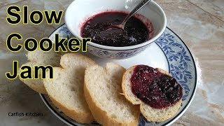 Easy Slow Cooker Berry Jam, No Pectin, No string.