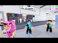 Opening our first BURGER DINER in Roblox!