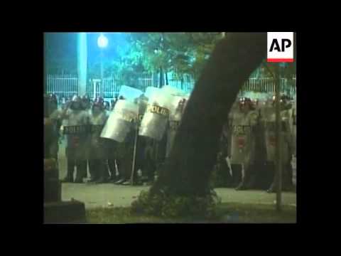 INDONESIA: STUDENT PROTESTERS CLASH WITH POLICE - YouTube