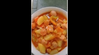 大人小孩都爱吃的番茄酱煮香肠马铃薯/ 土豆。Boiled Sausage Potatoes with Tomato Sauce that both adults and children love。