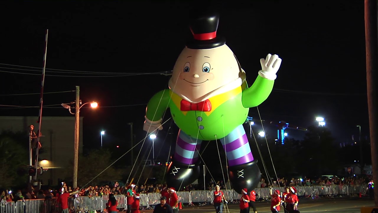 McAllen Holiday Parade On Bicentennial - YouTube