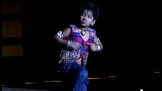 Little Kids dance anil kapoor song my name is lakhan, amezing dancing video