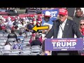 Trump speaks to empty chairs in slurring rally