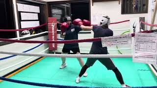 ボクシング！女性同士の軽く当てるスパーリング🥊