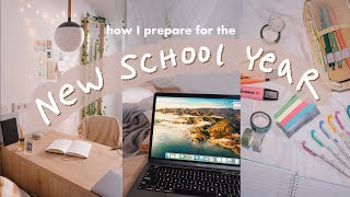 How I prepare for a new school year (productivity apps, desk setup, productive habits)