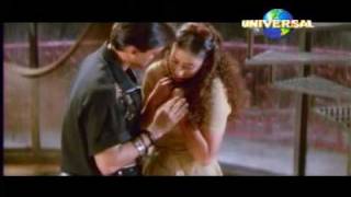 bahon ke darmiyan do pyar mil rahe hai