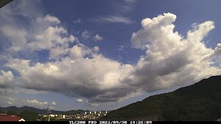 20210930タイムラプス動画YouAreMyRainbow 大型で非常に強い台風16号が日本の南を北上中。前線を伴う低気圧が日本海北部を東北東進。長崎は晴れのち曇り。