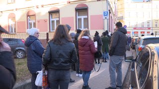 Długa kolejka chętnych do wyrobienia paszportu