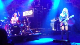 The Ting Tings - We Started Nothing (Live in Berlin - 14.10.10)