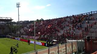 Perugia - Novara: la curva nord festeggia la retrocessione dei rivali ternani