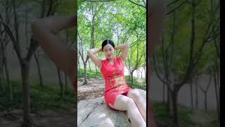 51岁熟女姐姐来自中国，想认识吗？关注我吧506