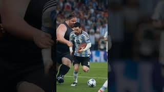 Lionel Messi ko 1 bodybuilder ne marne ke liye pichha kar Raha hai #shorts #youtubeshorts #trending