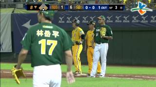 20131010 CPBL 獅VS象 8下 陳江和打出高飛犧牲打 兄弟再下一城