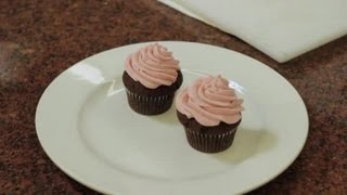 Sour Cream Frosting With Strawberries : Frosting Recipes