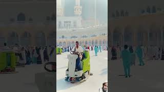 Umar Umar 🕋👌😍🤲 Makkah mashaallah #makkah #cleaning #love #kaba #shorts #saudiarabia #trending #hajj