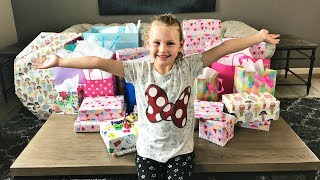 GWYNETH'S 7TH BIRTHDAY PARTY | OPENING PRESENTS!