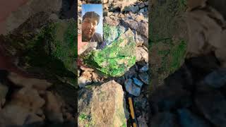 #Malachite on #serpentine #jadehunting #adventure_with_mountaineer #Nephrite #gemhunter