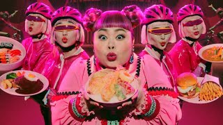 渡辺直美、ピンクの衣装でノリノリダンス！（CM foodpanda ／渡辺直美）