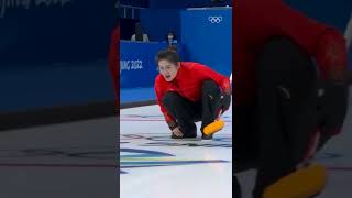 It's Monday, start your day right by experiencing the joy of curling. 🔊🥌