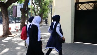 Voile islamique: des élèves réadmises dans une école catholique de Dakar | AFP News